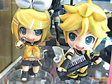 ねんどろいど 鏡音リン・レン　「いつまでもミクミクに負けてられないのよ！」 - アキバBlog