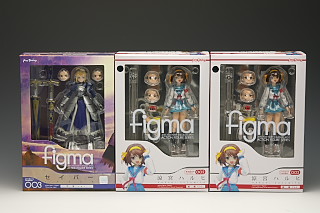 [買い物] figmaセイバー，ハルヒ，ねんどろらき☆すた，水着長門 ほか