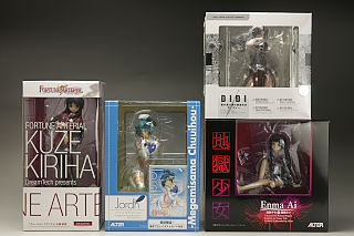 [買い物] figmaなのは，セイバー，桐葉，ヨルズ，あい，ディディー，ガランス，プレネールさん，SB-800，MB-D10