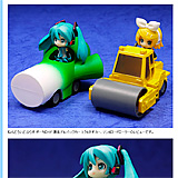 ねんどろいどぷらす ボーカロイド 激走プルバックカー ミク&ネギカー、リン&ロードローラー レビュー : はっちゃか