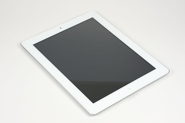 [ガジェットレビュー] Apple iPad 2，iPad Smart Cover，simplism スマートバックカバー