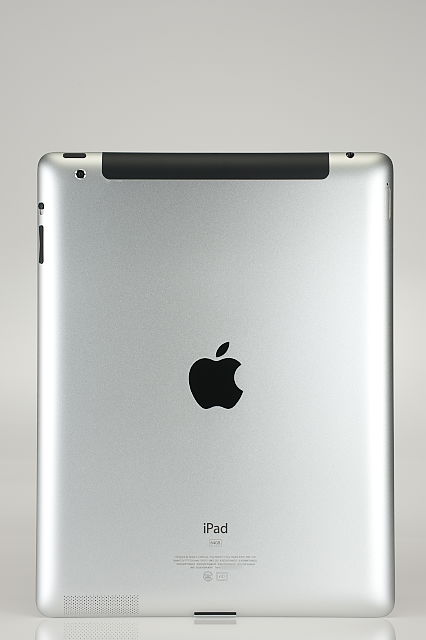 [ガジェットレビュー] Apple iPad 2，iPad Smart Cover，simplism スマートバックカバー