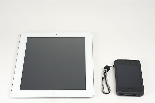 [ガジェットレビュー] Apple iPad 2，iPad Smart Cover，simplism スマートバックカバー