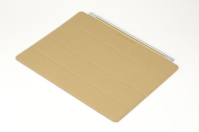 [ガジェットレビュー] Apple iPad 2，iPad Smart Cover，simplism スマートバックカバー