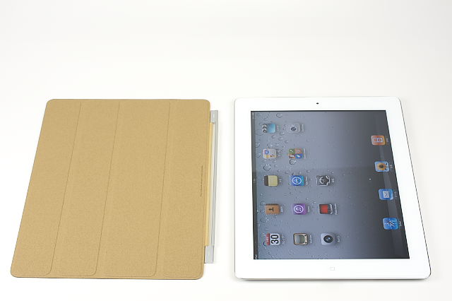 [ガジェットレビュー] Apple iPad 2，iPad Smart Cover，simplism スマートバックカバー