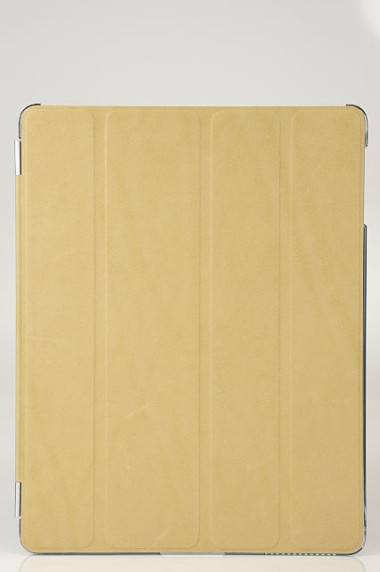 [ガジェットレビュー] Apple iPad 2，iPad Smart Cover，simplism スマートバックカバー