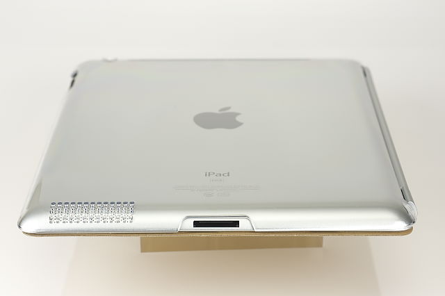 [ガジェットレビュー] Apple iPad 2，iPad Smart Cover，simplism スマートバックカバー