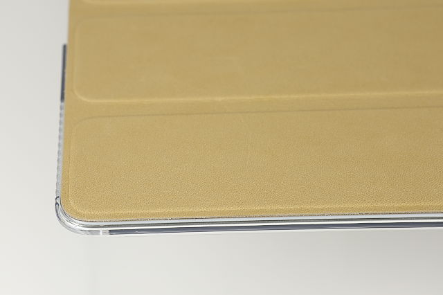 [ガジェットレビュー] Apple iPad 2，iPad Smart Cover，simplism スマートバックカバー