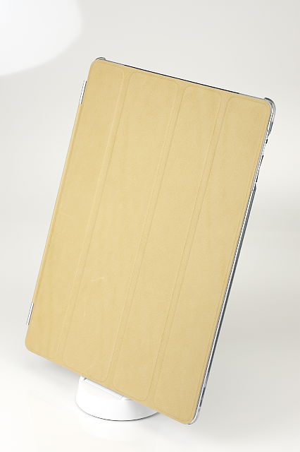 [ガジェットレビュー] Apple iPad 2，iPad Smart Cover，simplism スマートバックカバー